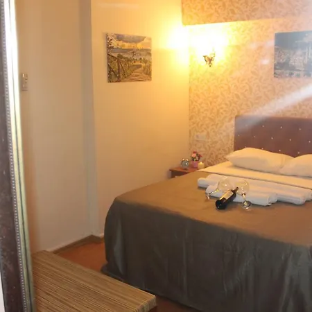 Guest house Karen Apart 2*