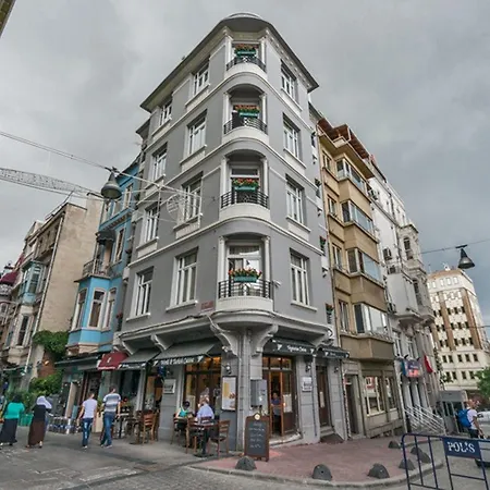 Iq Taksim Apartment *
