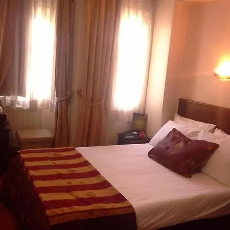Sadaret Hotel-old Sultanahmet מלון דירות