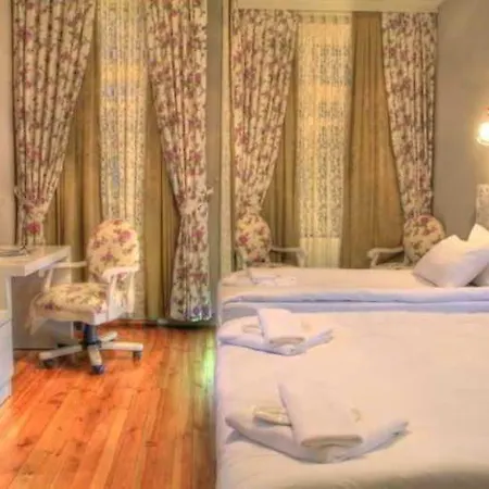 Aparthotel Omer Hayyam Suites