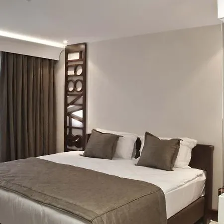 Victory & Hotel 4*