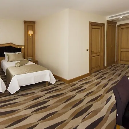 Aprilis - Special Category Hotell 4*