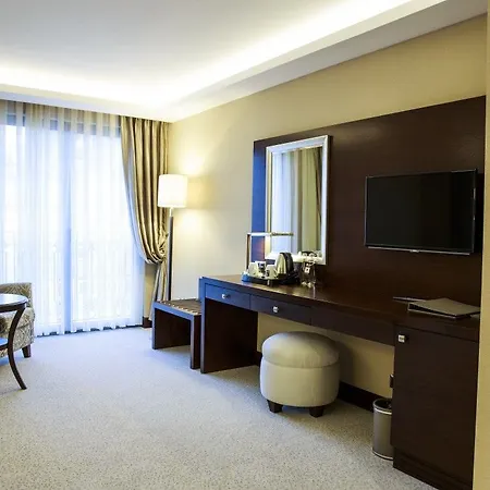 Hotel Grand Aras & 4*