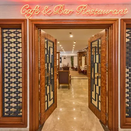 Glorious Hotel 4*