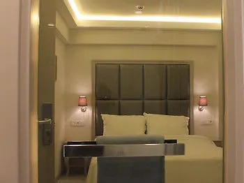 Perla Galata Hotel 3*