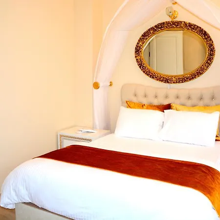 Apartment Mi̇esha Ottoman Palace