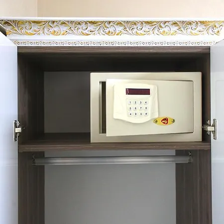 White Palace Отель 3*