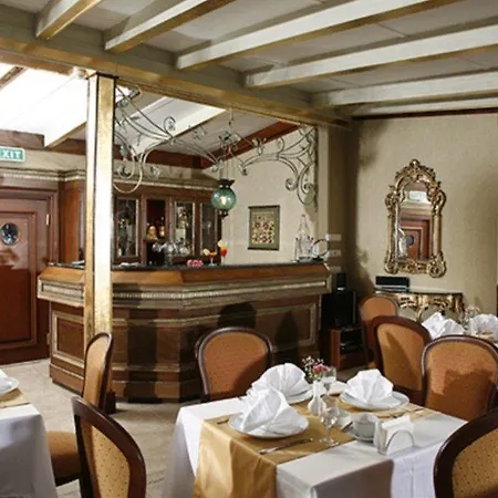 Hotel Azade 4*