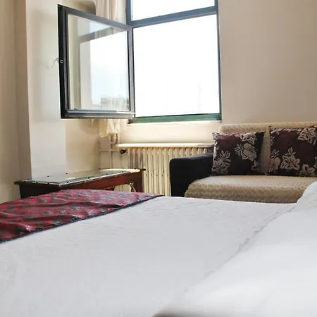 Hotel Esra Sultan Petrol 3*