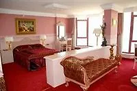 Sozbir Royal Hotel 3*
