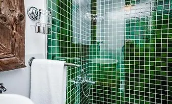 Tarus Bosphorus Cihangir 3*