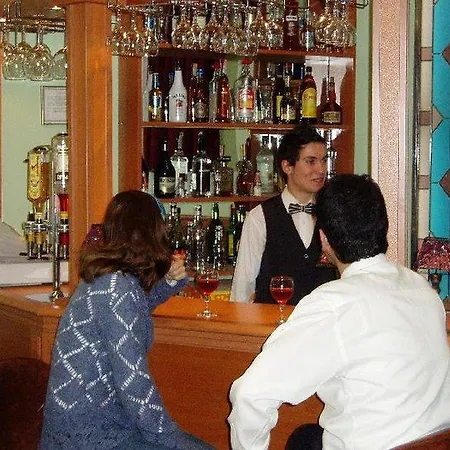Santa Pera Otel
