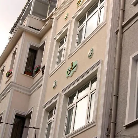 Uyar Apt Apartment