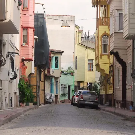 Uyar Apt Istanbul