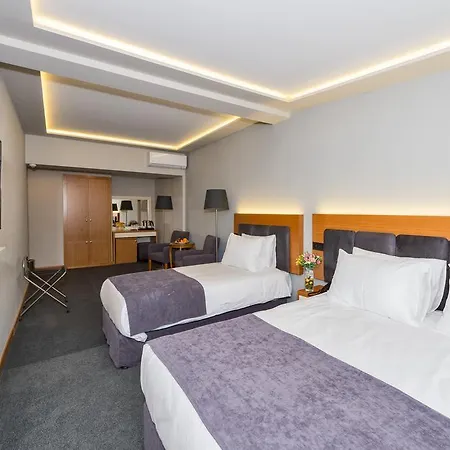 Bergama Old 3*