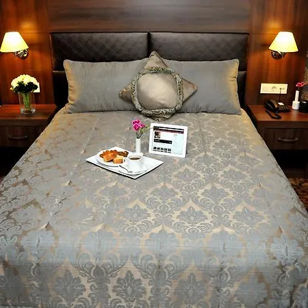 Rhiss Maltepe 4*