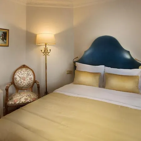 Valide Sultan Konagi Istanbul