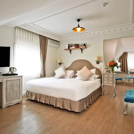 Blanche & Garden Pool 3* Istanbul