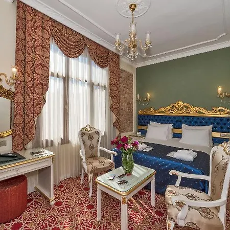By Murat Crown Taksim Hotel 3*