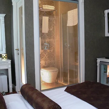 Coliseum Hotel 2*