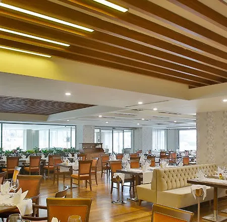 Doubletree By Hilton Atasehir & Conference Centre فندق 5*