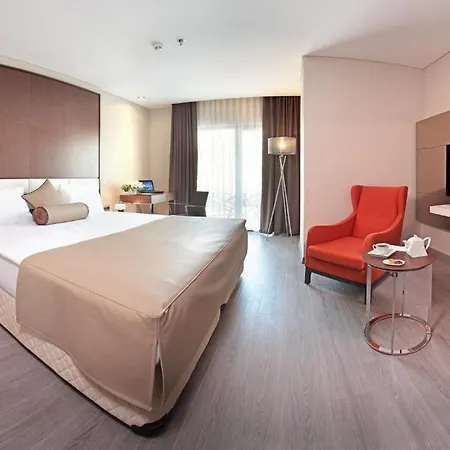 Dora Hotel 4*