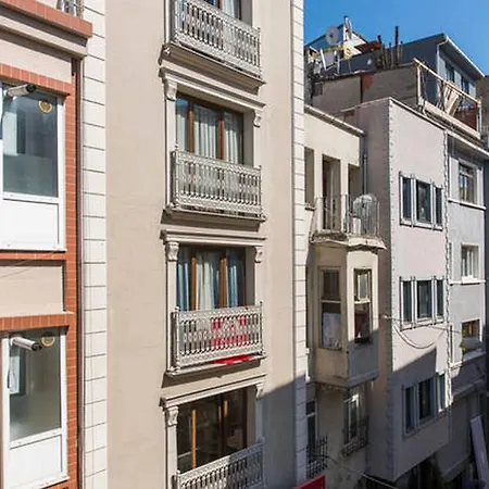 35 Tam Aparthotel Istanbul