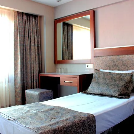 Buyuk Paris Hotel 3*
