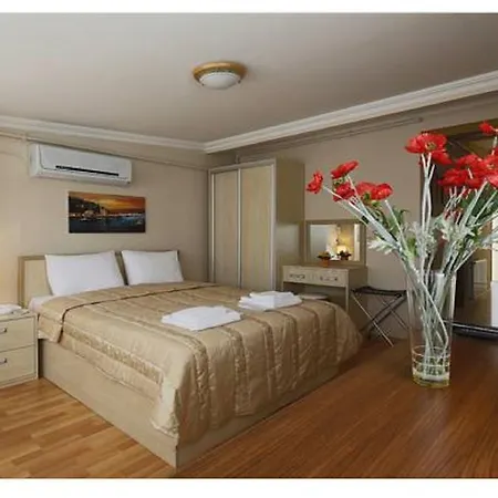 Aparthotel Ates Clco House