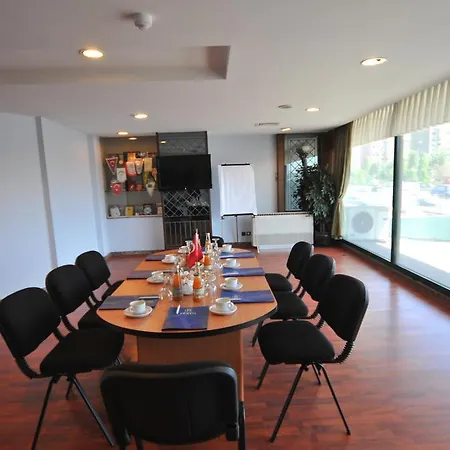 Adela Hotell 4*