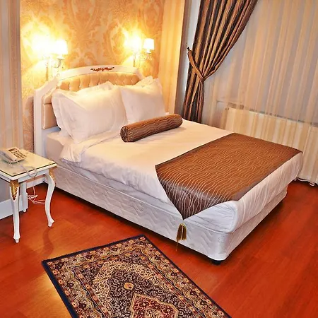 Alyon Taksim