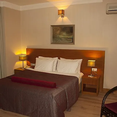 Hotel Island 2*