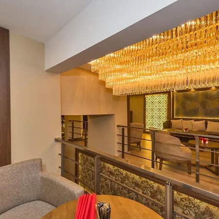 Marmara Place Old Hotel 4*