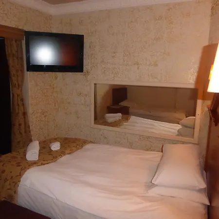 Port Hotel