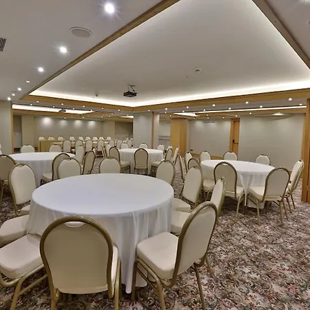 Hotel Queen & 4*