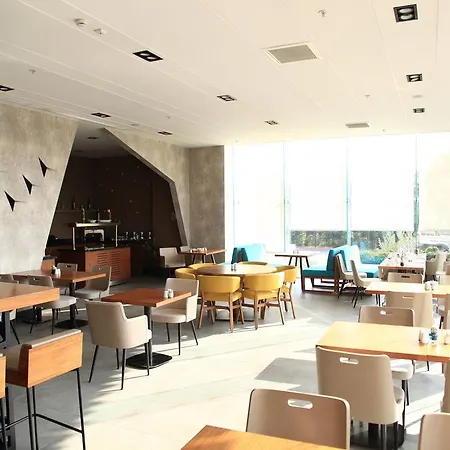 Liv City Hotel 3*