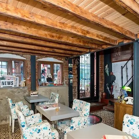 Corner Hot Hotel 3*