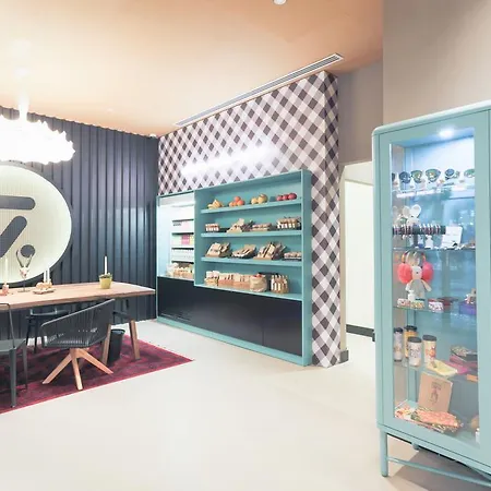 Cloud7 Hotel