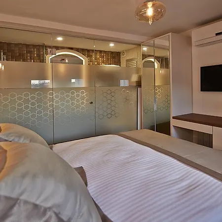 Arart Hotel