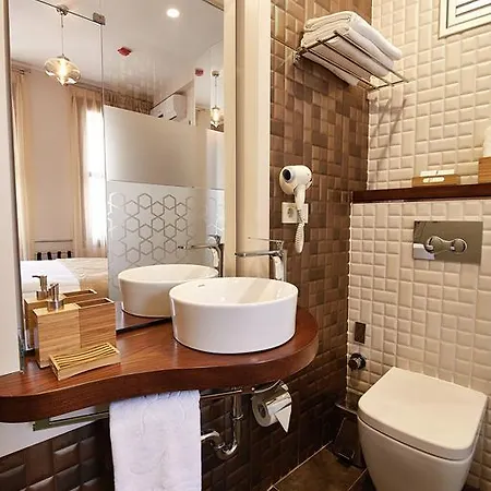Arart Hotel 3*