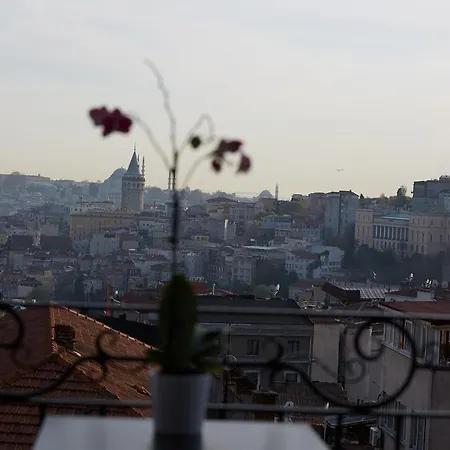 Arart Hotel 3*