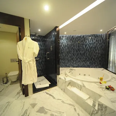 Otel Pullman & Convention Center 5*
