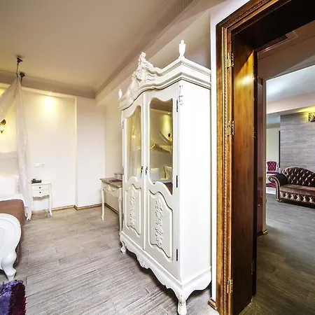 Hotel Selection 4*