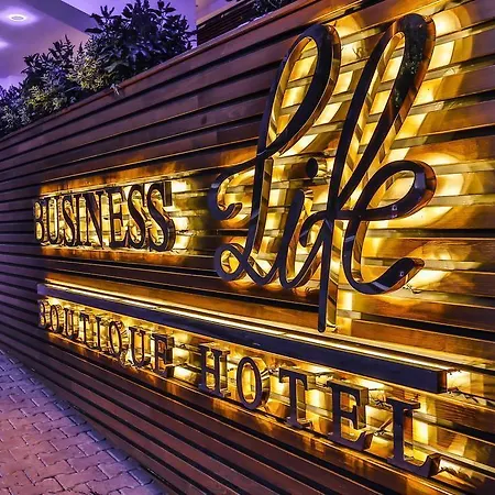 Business Life Otel 4*
