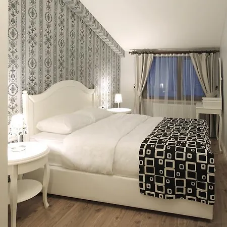 Aparthotel Iq Mis 3*