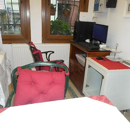 La Petite Maison Ξενοδοχείο 2*