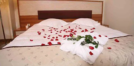 Szálloda The Hera Premium 4*