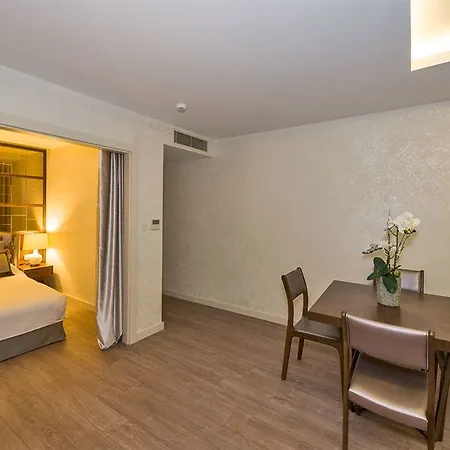 Orka Taksim & 4*