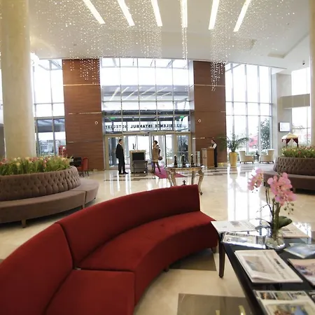 Doubletree By Hilton Atasehir & Conference Centre فندق 5*