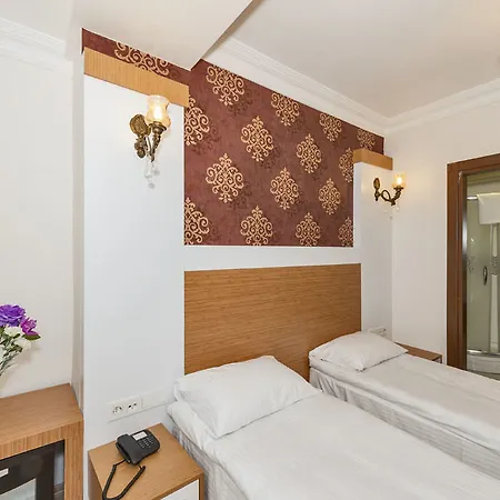 Raimond Istanbul